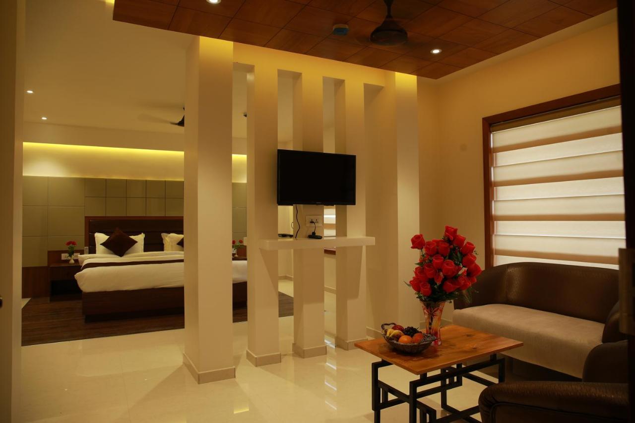 Wild Saga Hotel Thekkady Exterior photo